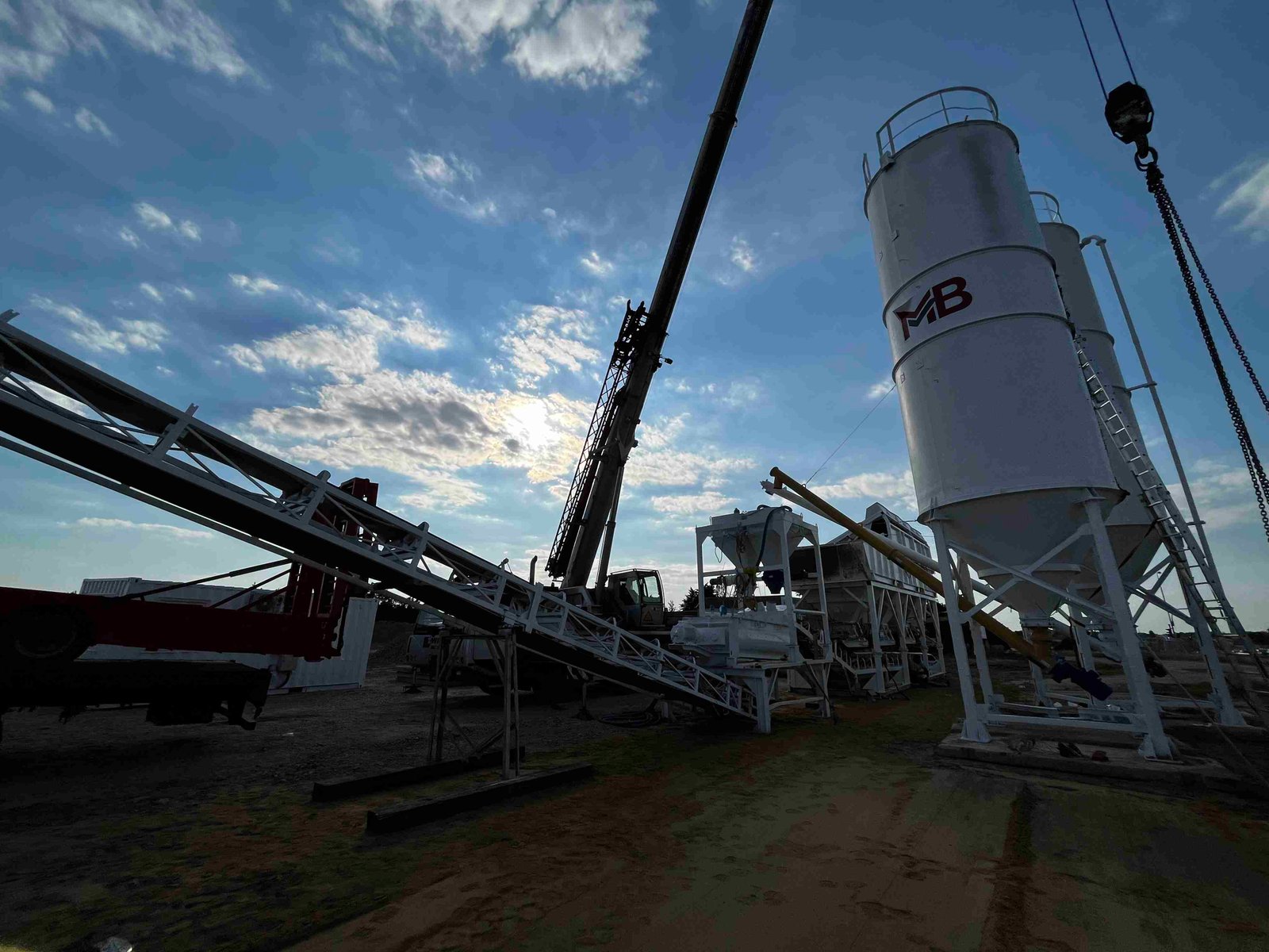 MOBILNY WĘZŁEŁ BETONIARSKI